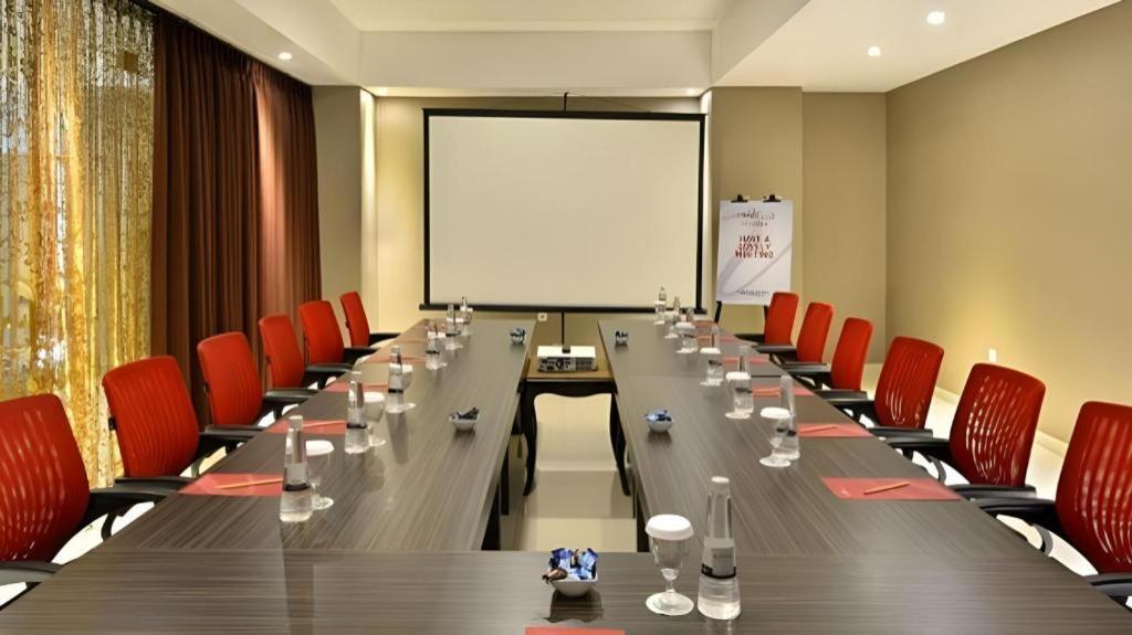 Travello Hotel Bandung Dış mekan fotoğraf