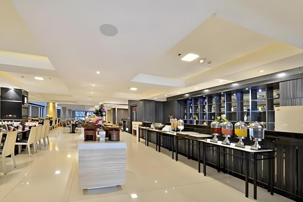 Travello Hotel Bandung Dış mekan fotoğraf