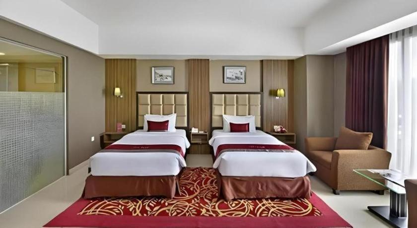 Travello Hotel Bandung Dış mekan fotoğraf