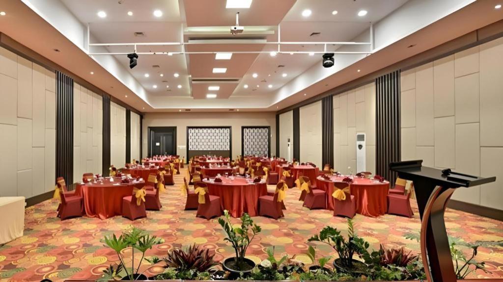 Travello Hotel Bandung Dış mekan fotoğraf