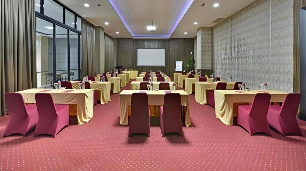 Travello Hotel Bandung Dış mekan fotoğraf