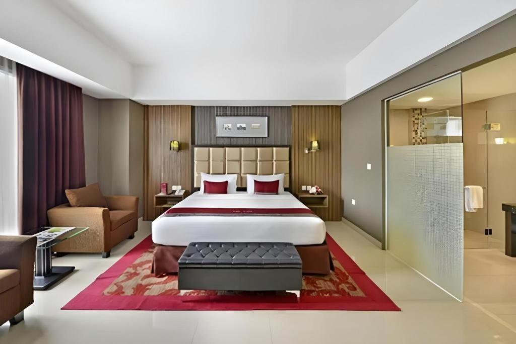 Travello Hotel Bandung Dış mekan fotoğraf