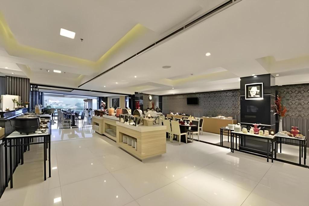 Travello Hotel Bandung Dış mekan fotoğraf