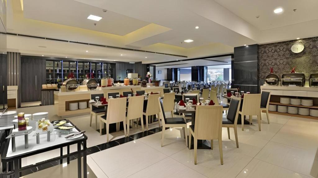 Travello Hotel Bandung Dış mekan fotoğraf