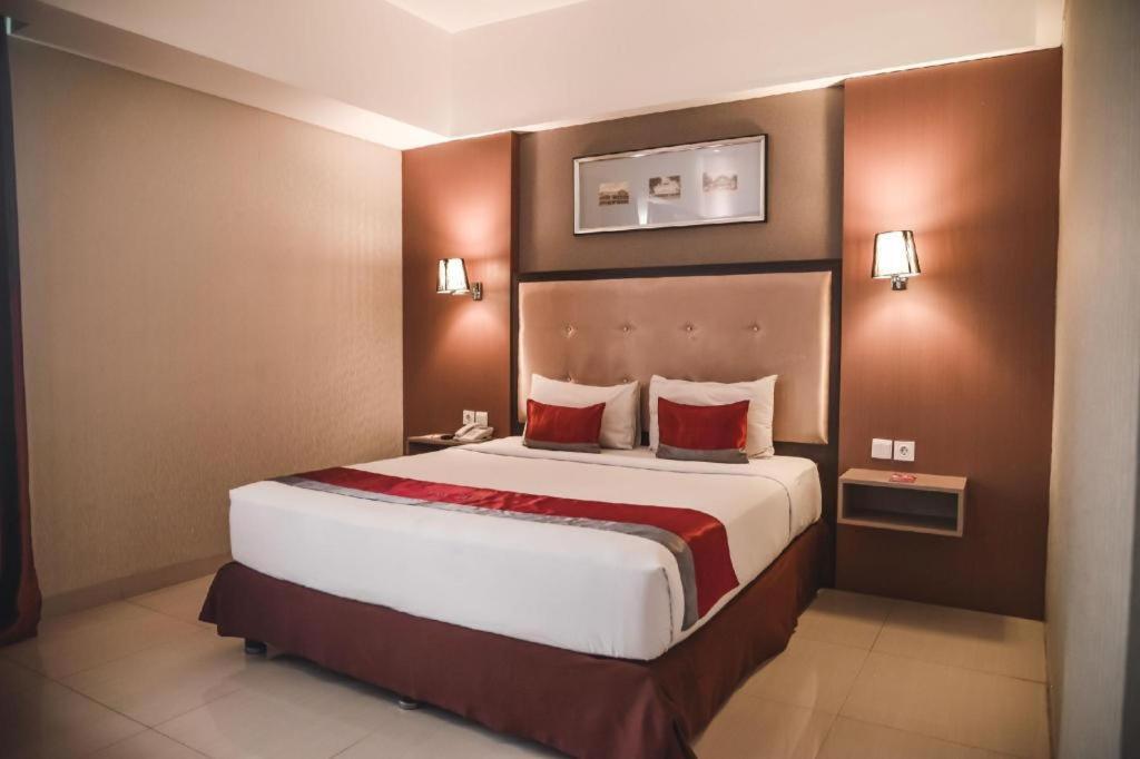 Travello Hotel Bandung Dış mekan fotoğraf