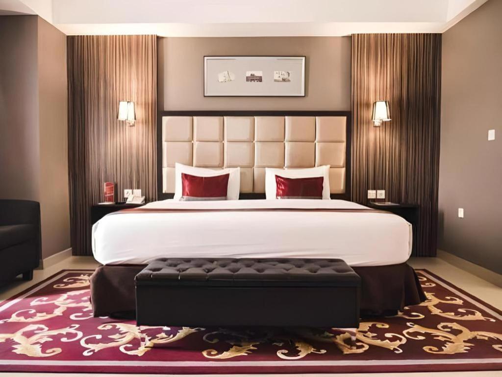 Travello Hotel Bandung Dış mekan fotoğraf