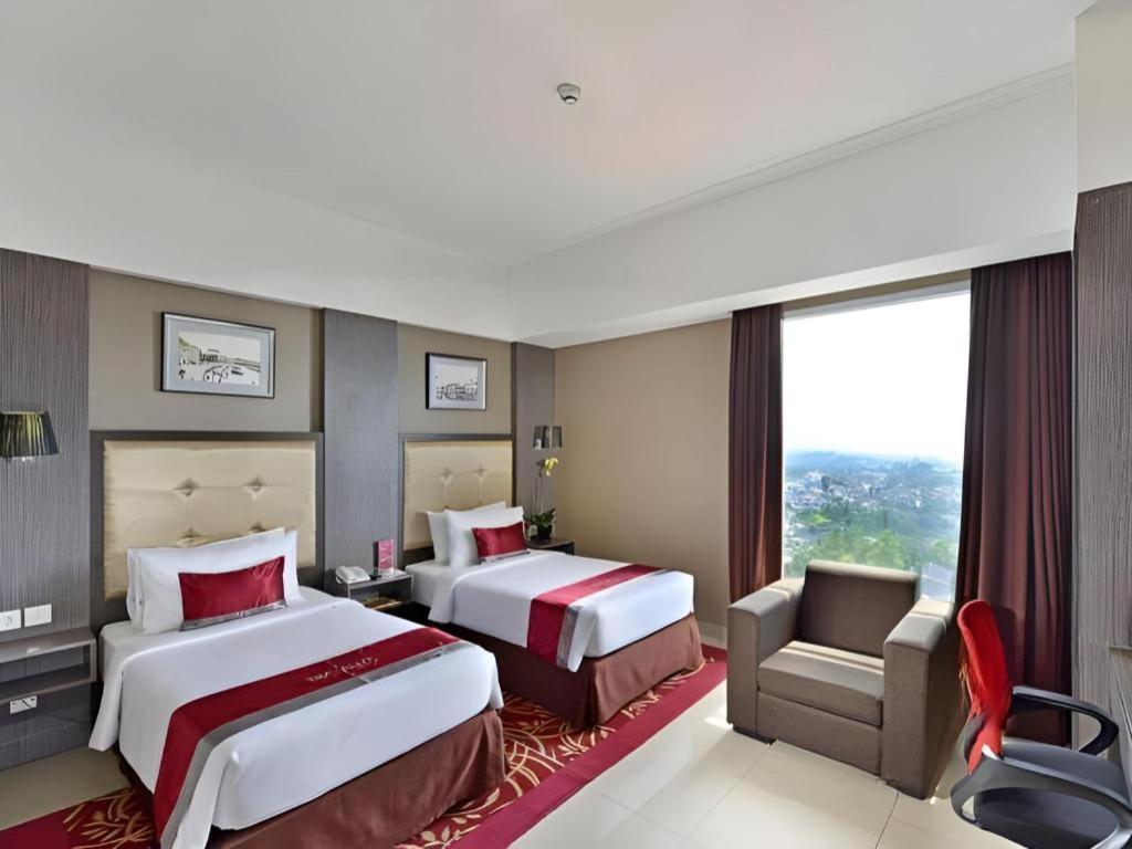 Travello Hotel Bandung Dış mekan fotoğraf